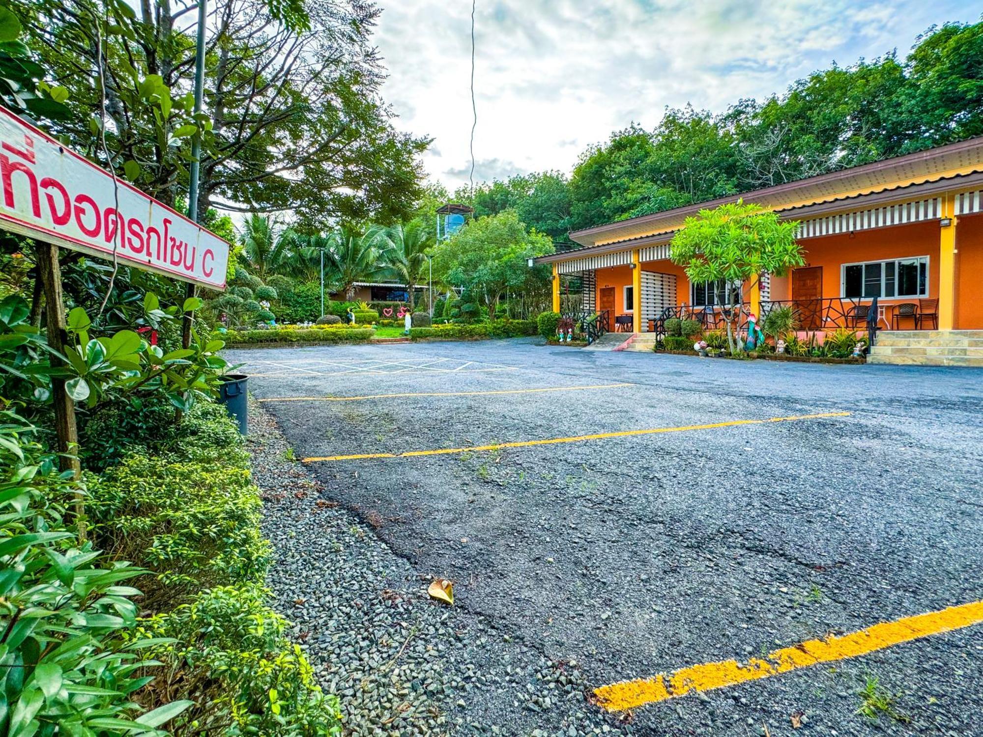Baan Suan Mee Tang Hotel Chanthaburi Exterior foto