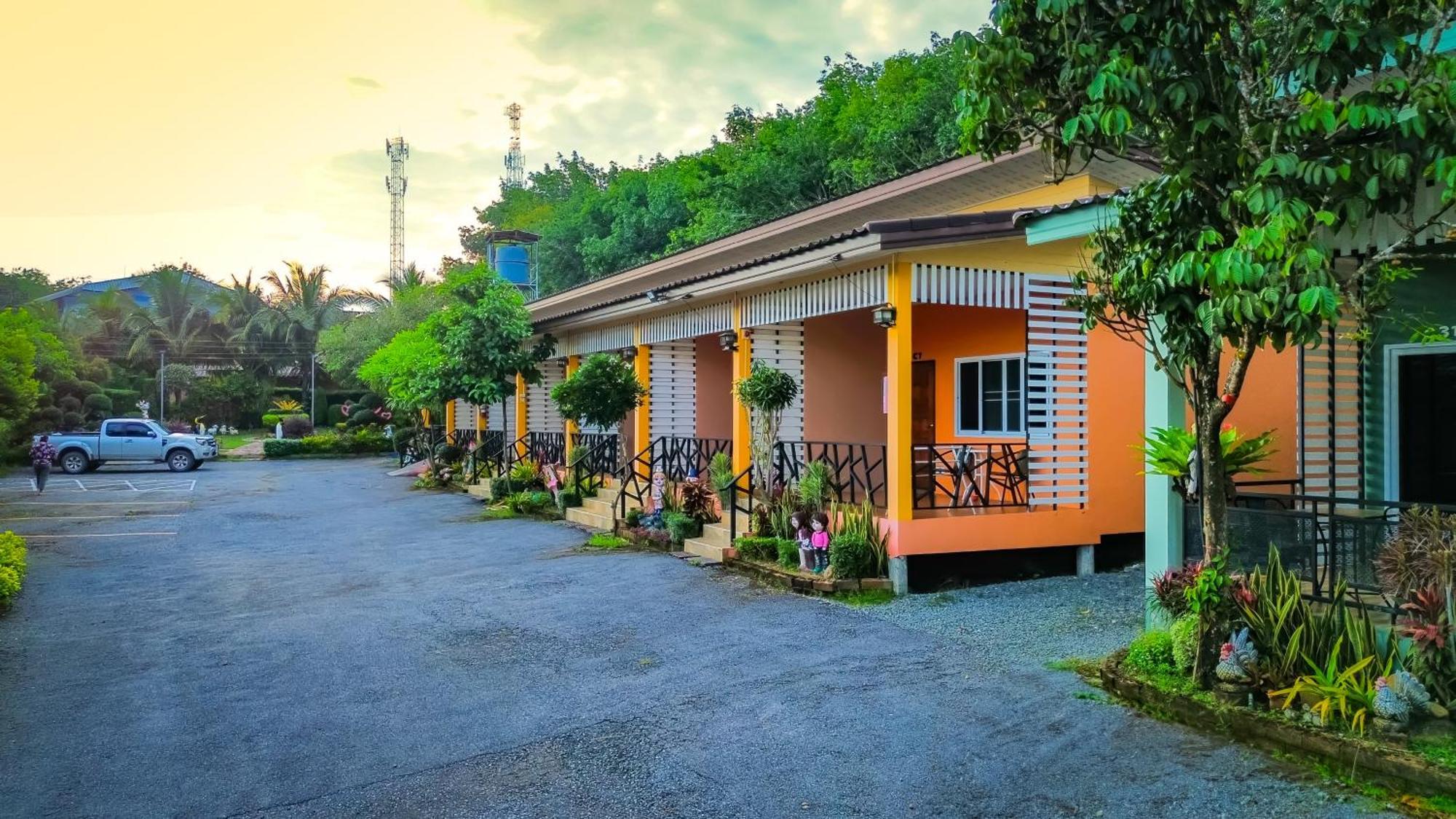 Baan Suan Mee Tang Hotel Chanthaburi Exterior foto