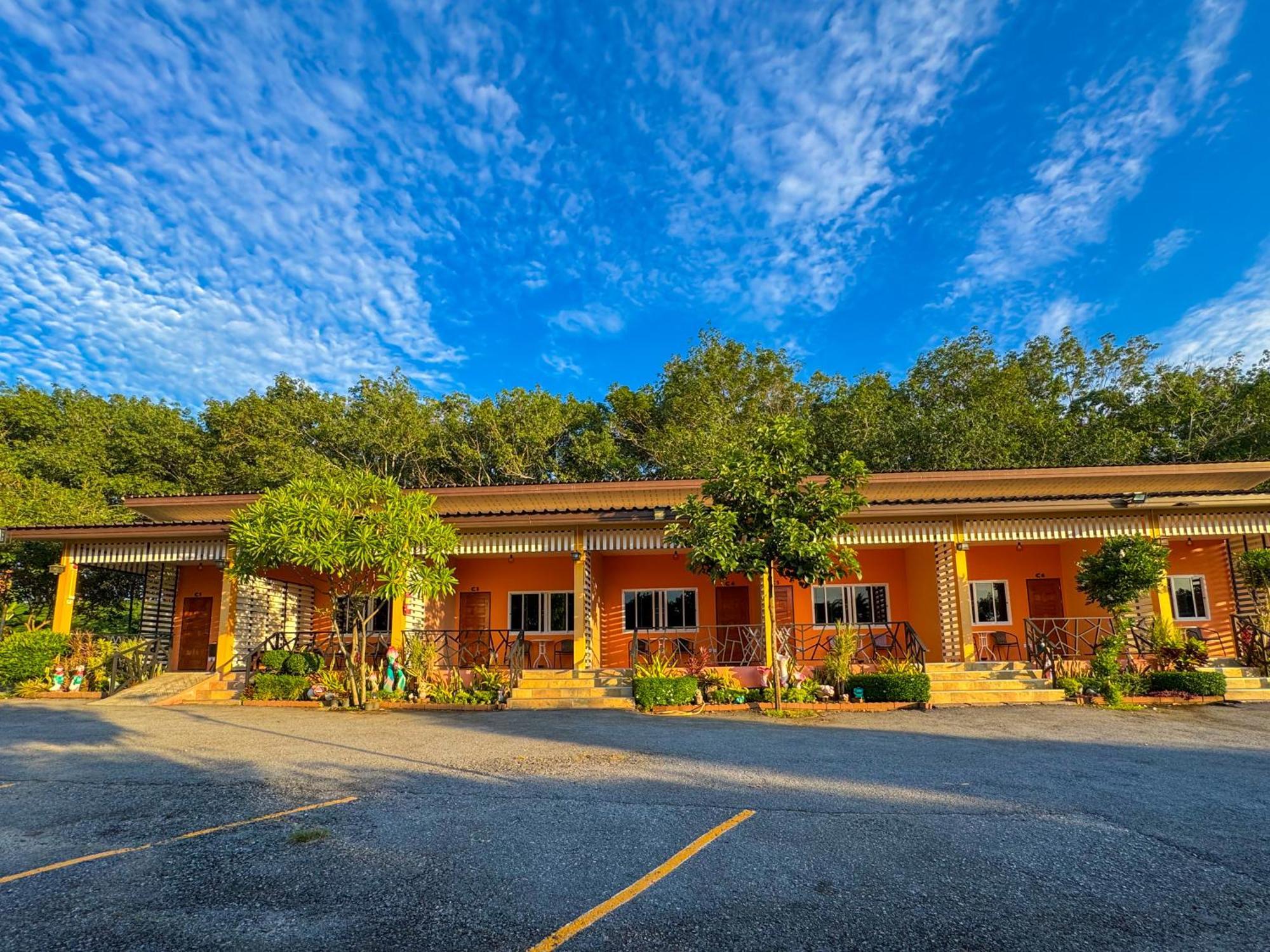 Baan Suan Mee Tang Hotel Chanthaburi Exterior foto